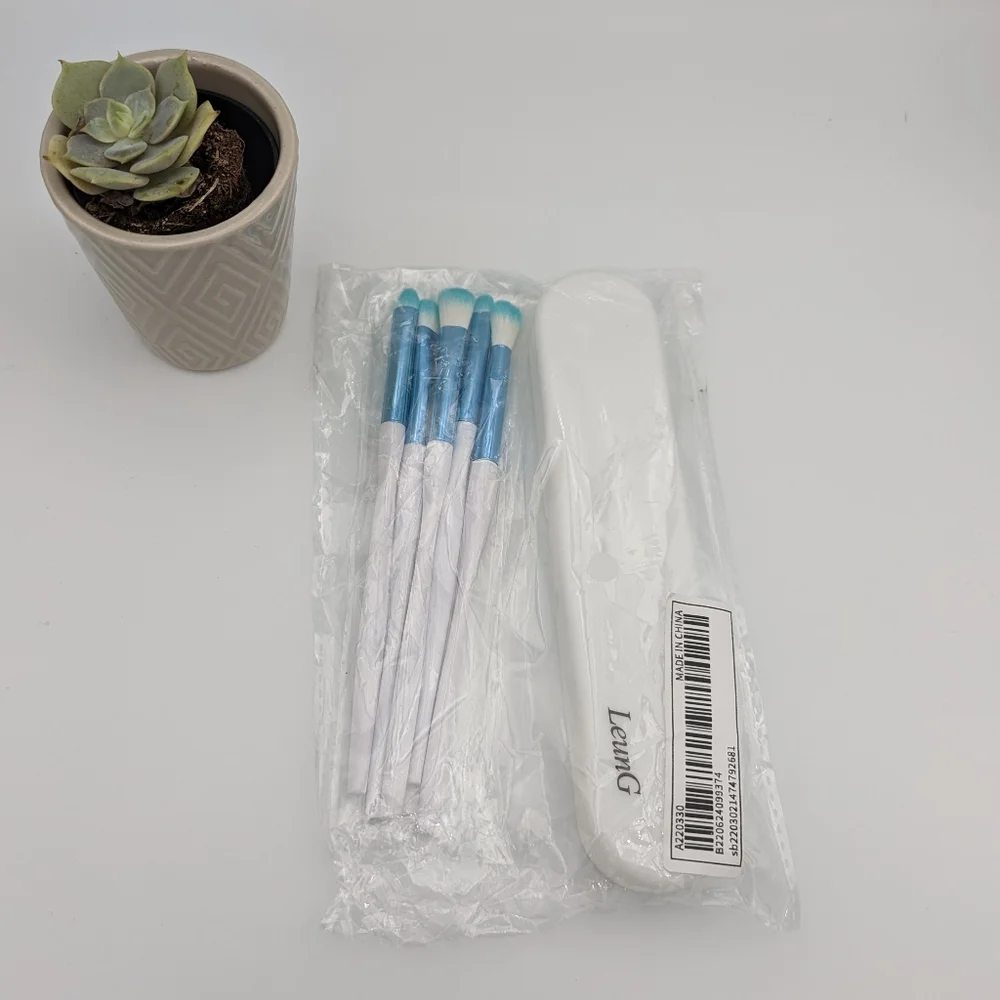 SheIn Set of Makeup Brushes Blue White Travel NWT